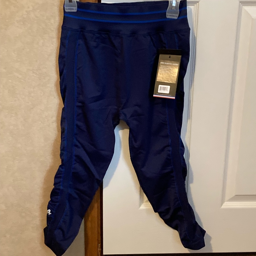 Fourlaps Womens Aero seamless Leggings NWT- size XL Midnight
